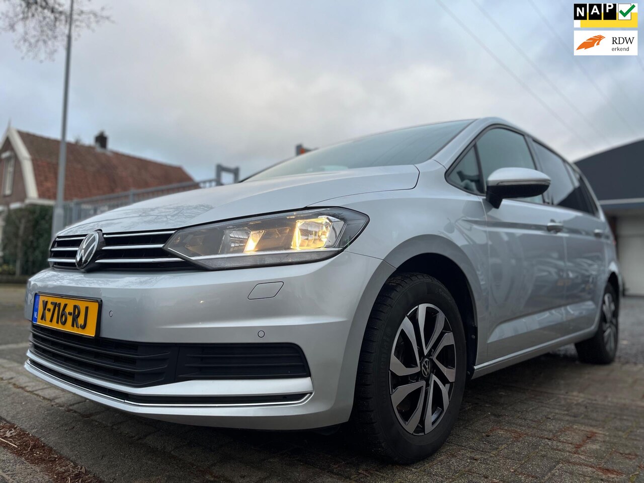 Volkswagen Touran - 1.5 TSI Active | 7 persoons | automaat | Apple CarPlay | ACC | - AutoWereld.nl