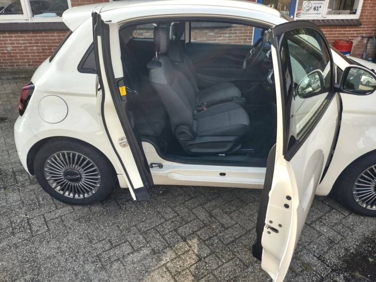 Fiat 500 - E-3+1 -42KW- Veel Opties  -met 2000 Subsidie - AutoWereld.nl