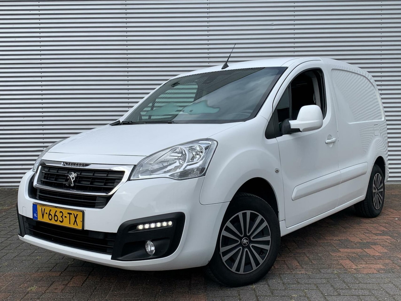 Peugeot Partner - bestel 120 1.6 HDI LED CRUISE NAVI PDC 2018 EERSTE EIGENAAR SCHUIFDEUR 2-ZITS BANK - AutoWereld.nl