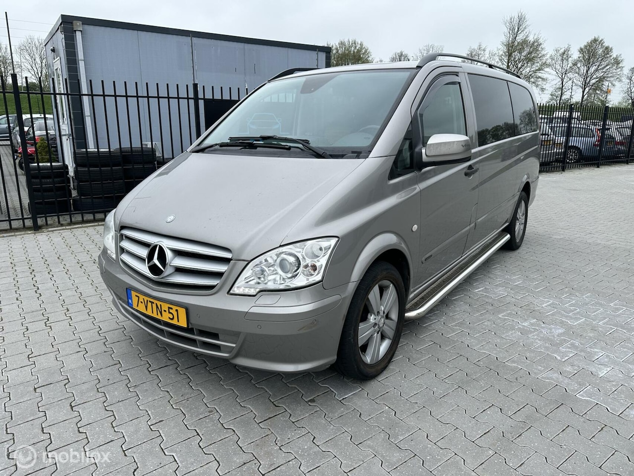 Mercedes-Benz Vito - Bestel 122 CDI 320 Lang DC Luxe V6 houd in - AutoWereld.nl