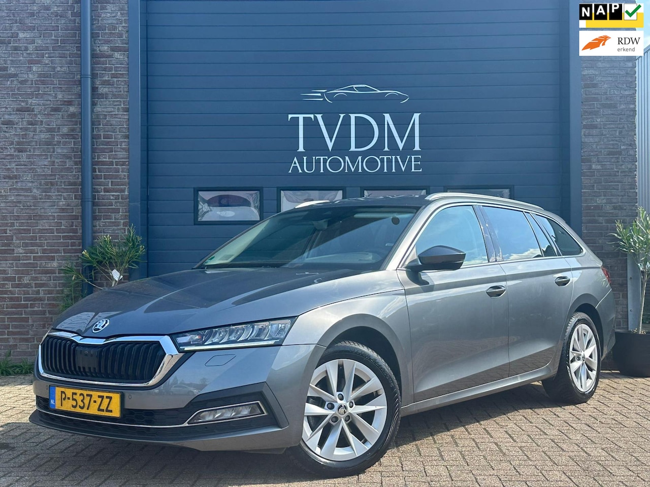 Skoda Octavia Combi - 1.0 TSI Business Edition Plus Navi, Stoelverw, Apple Carplay - AutoWereld.nl