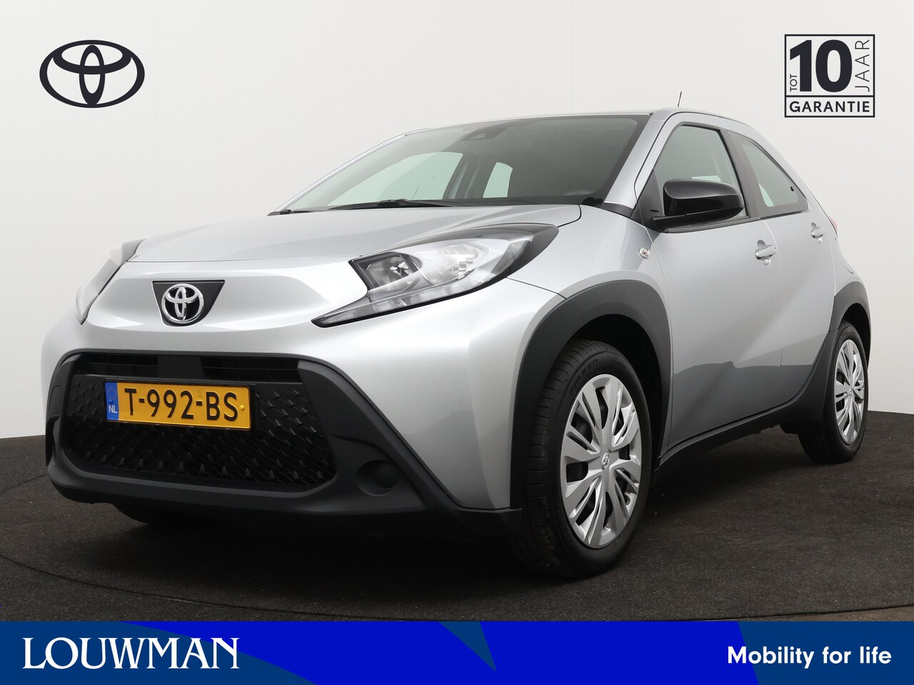 Toyota Aygo X - 1.0 VVT-i MT play 1.0 VVT-i MT play - AutoWereld.nl