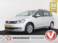 Volkswagen Touran - 1.2 TSI Comfortline 7p | 3 Zone Climate Control | CarPlay | Cruise Control |