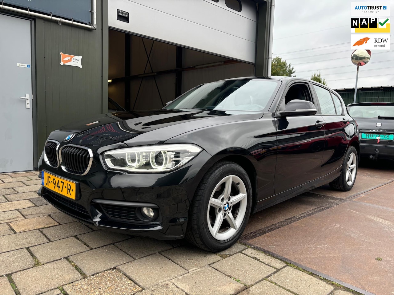 BMW 1-serie - 118i Corporate Lease Executive Airco Navi Cruise Led - AutoWereld.nl