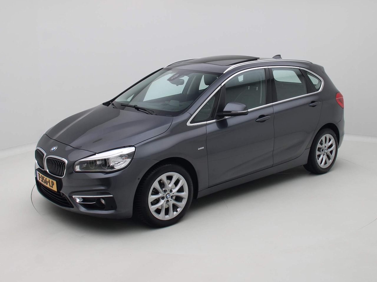 BMW 2-serie Active Tourer - 218i High Executive Leder /Panorama dak/Camera - AutoWereld.nl