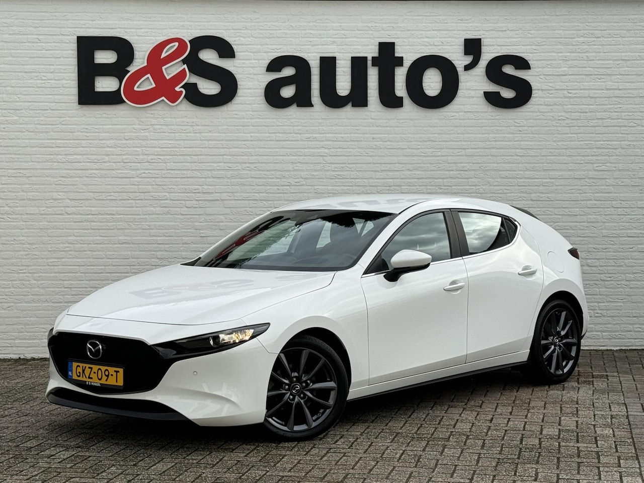 Mazda 3 - 2.0 e-SkyActiv-G M Hybrid 122 Luxury Carplay Camera Adaptive cruise Clima Navigatie - AutoWereld.nl