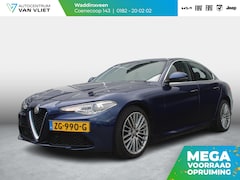 Alfa Romeo Giulia - 2.0 Turbo Aut. 200pk Super | Navi | Veloce Interieur | Xenon | Flippers | Keyless | PDC |