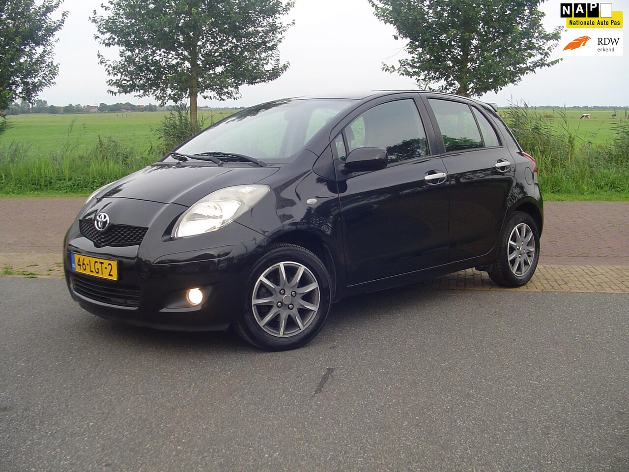 Toyota Yaris - 1.3 VVTi Aspiration / Airco / NL auto / 6 versnellingen. - AutoWereld.nl