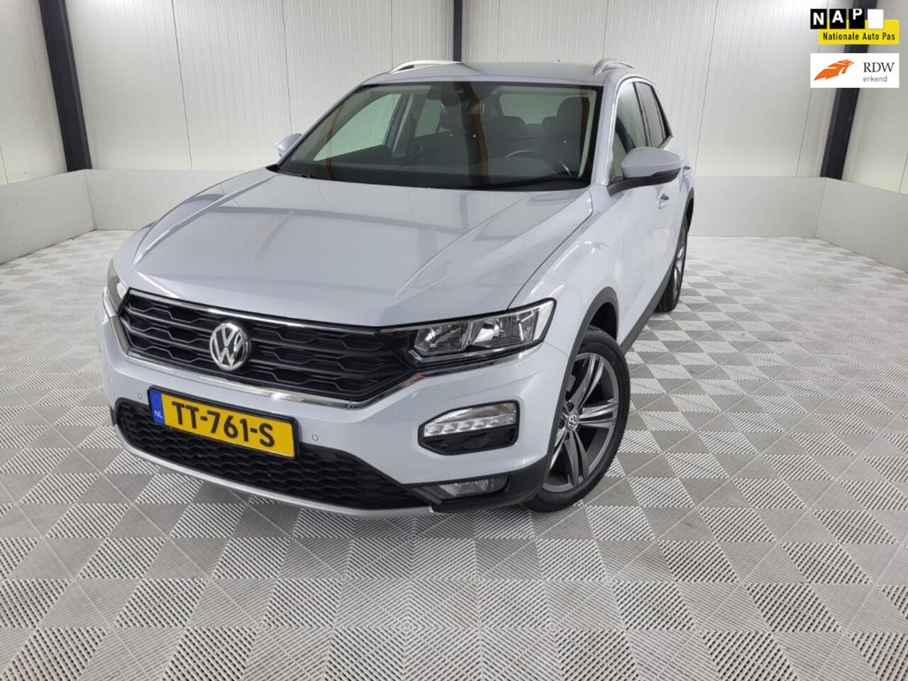 Volkswagen T-Roc - 1.0 TSI Style 1.0 TSI Style, Camera, App-Connect - AutoWereld.nl