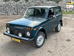 Lada Niva - Wolga-autowerken (su) uit 2005 met slechts 41400 km op de teller