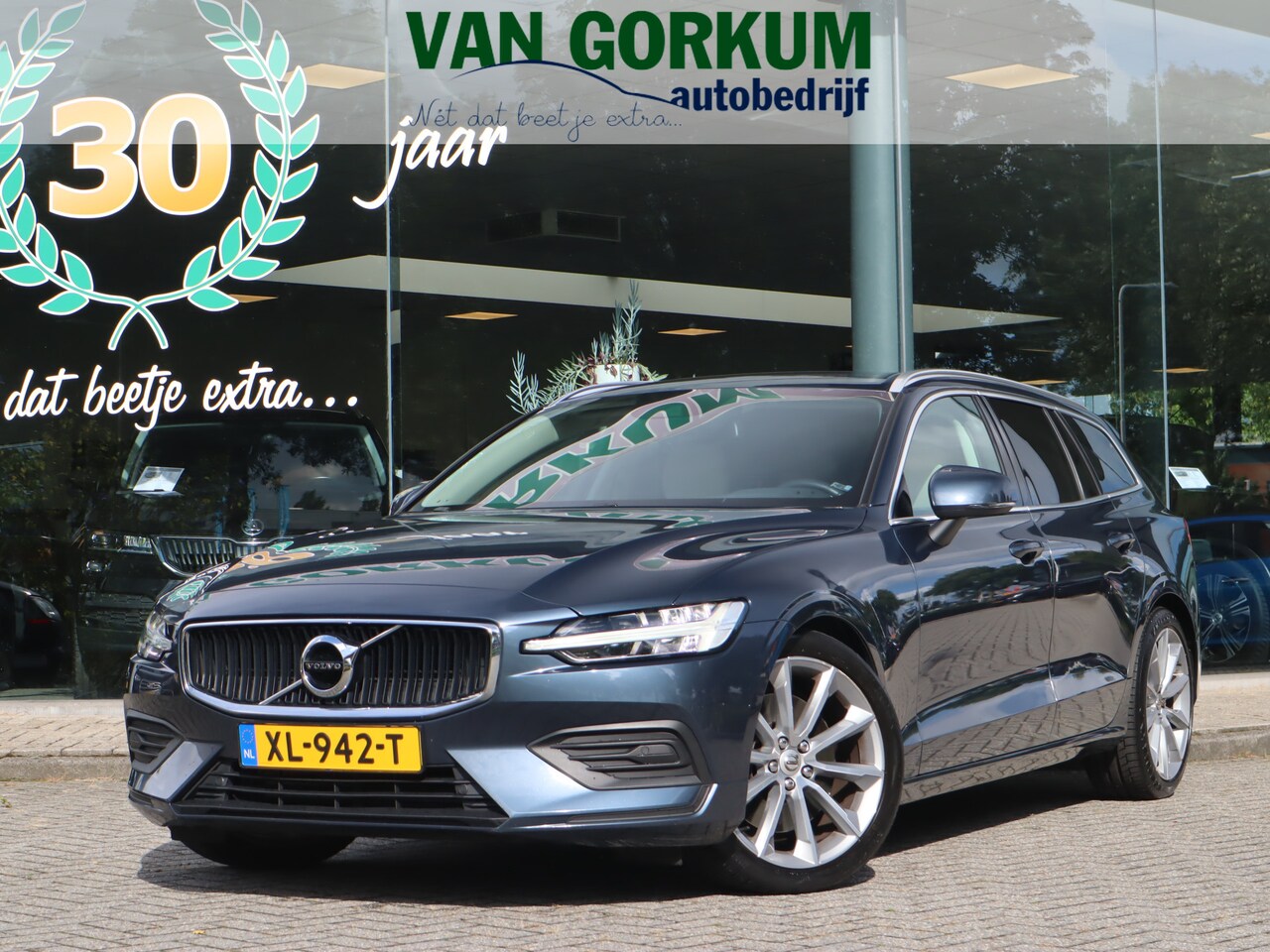 Volvo V60 - 2.0 T5 Momentum Pro / Trekhaak - AutoWereld.nl