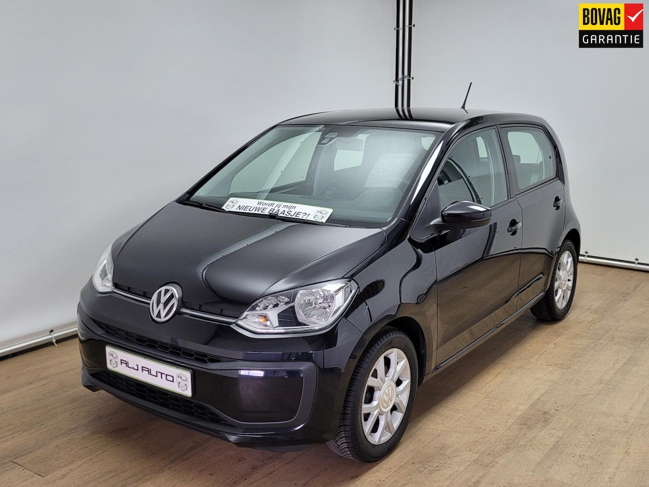 Volkswagen Up! - 1.0 BMT | Sportvelgen | Zwart | Airco | Bluetooth audio | 5 deurs | Leuke uitvoering - AutoWereld.nl