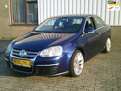 Volkswagen Jetta - 1.6 Comfortline Nwe Distr. Riem Airco Navi LMV Cruise