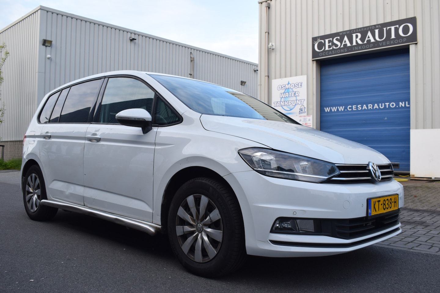 Volkswagen Touran - 2.0 TDI AUTOMAAT / 240 DKM / DEALER ONDERHOUDEN - AutoWereld.nl