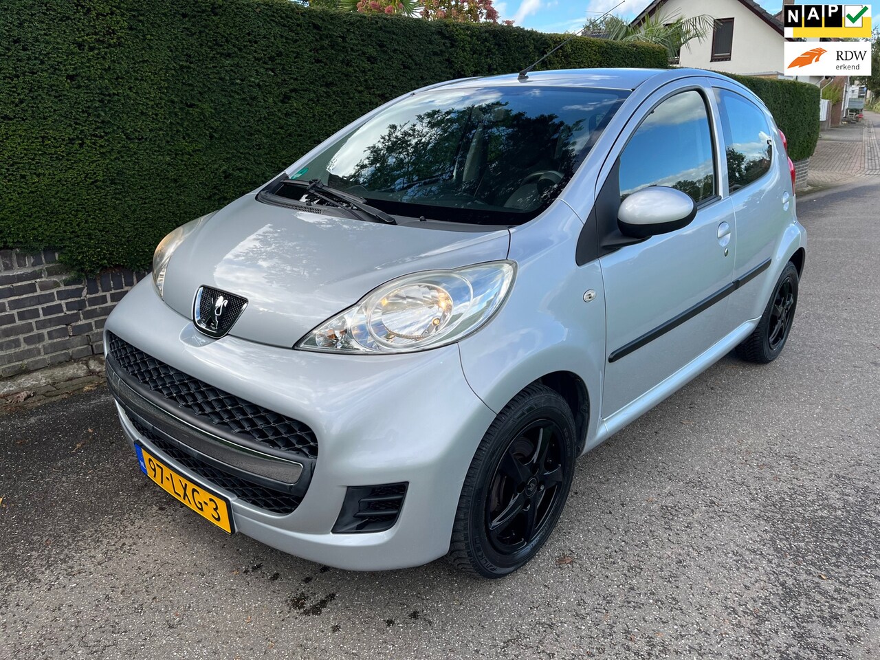 Peugeot 107 - 1.0-12V XS 1.0-12V XS - AutoWereld.nl