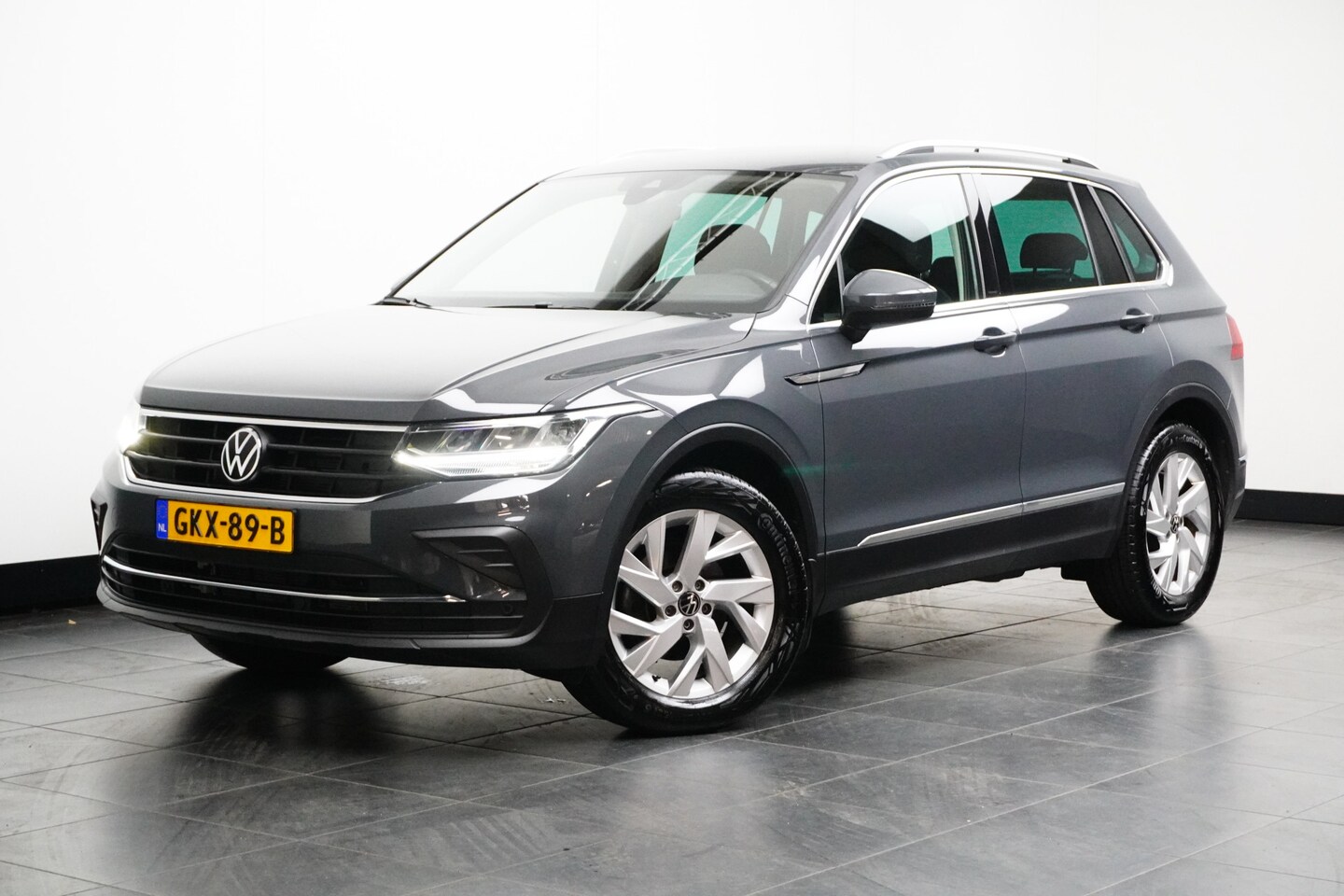 Volkswagen Tiguan - 1.5 TSI 150 PK DSG Life| Trekhaak| Camera| Winterpakket - AutoWereld.nl