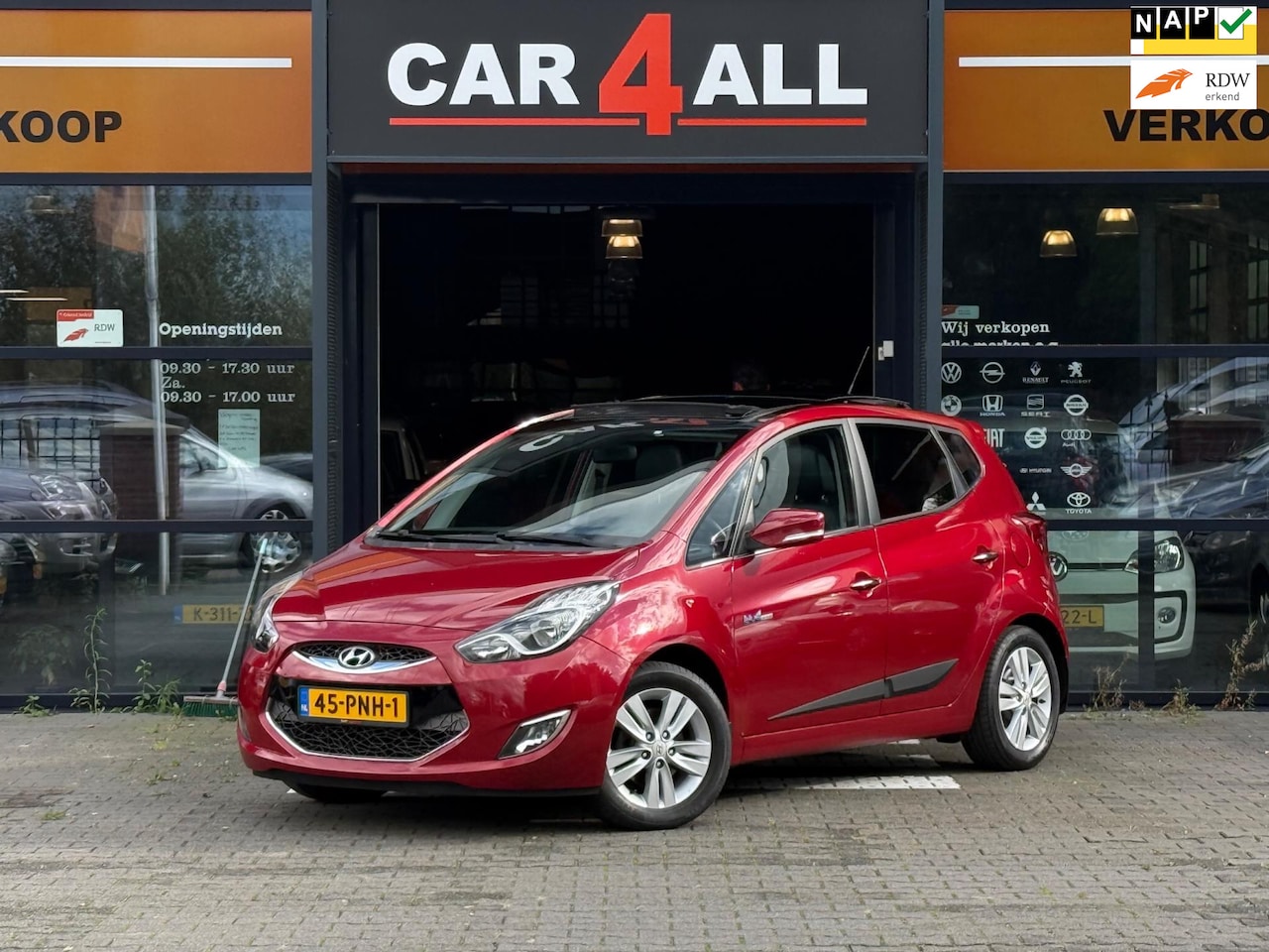 Hyundai ix20 - 1.4i i-Catcher PANODAK/STLVRM/TREKHAAK/CRUISE/CLIMA/LEDER/APK 27-03-2025 - AutoWereld.nl