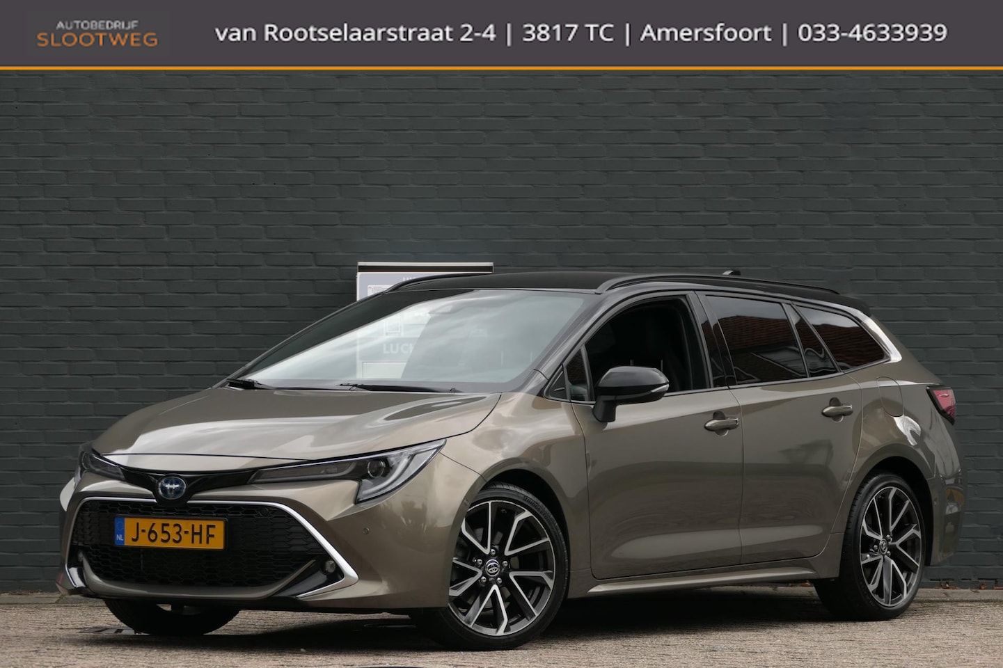 Toyota Corolla Touring Sports - 2.0 Hybrid Executive Head Up | Sportstoelen | Two Tone Kleur | Trekhaak - AutoWereld.nl