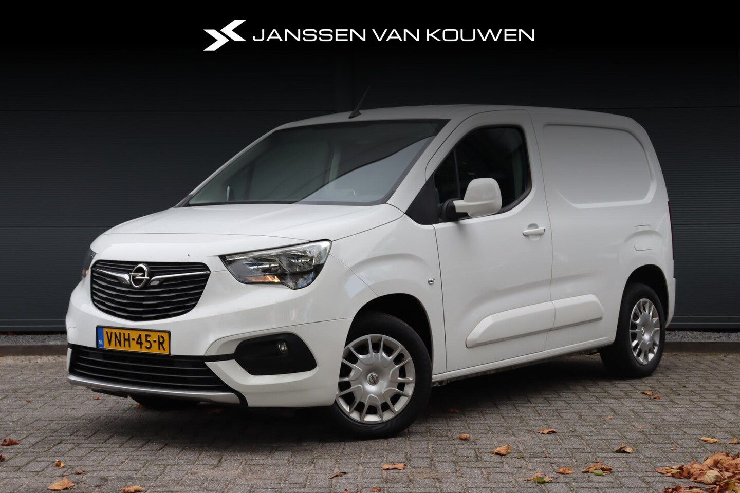 Opel Combo - 1.5D L1H1 Edition / Keyless / Houten vloer / Apple Carplay & Android Auto - AutoWereld.nl