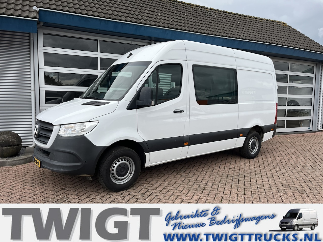 Mercedes-Benz Sprinter - 317 1.9 CDI L2H2 DC Automaat/7"MBUX - AutoWereld.nl