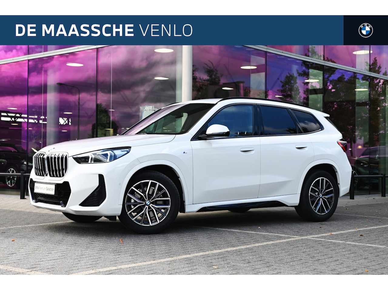 BMW X1 - sDrive20i High Executive M Sport Automaat / Trekhaak / Sportstoelen / Stoelverwarming / Ad - AutoWereld.nl