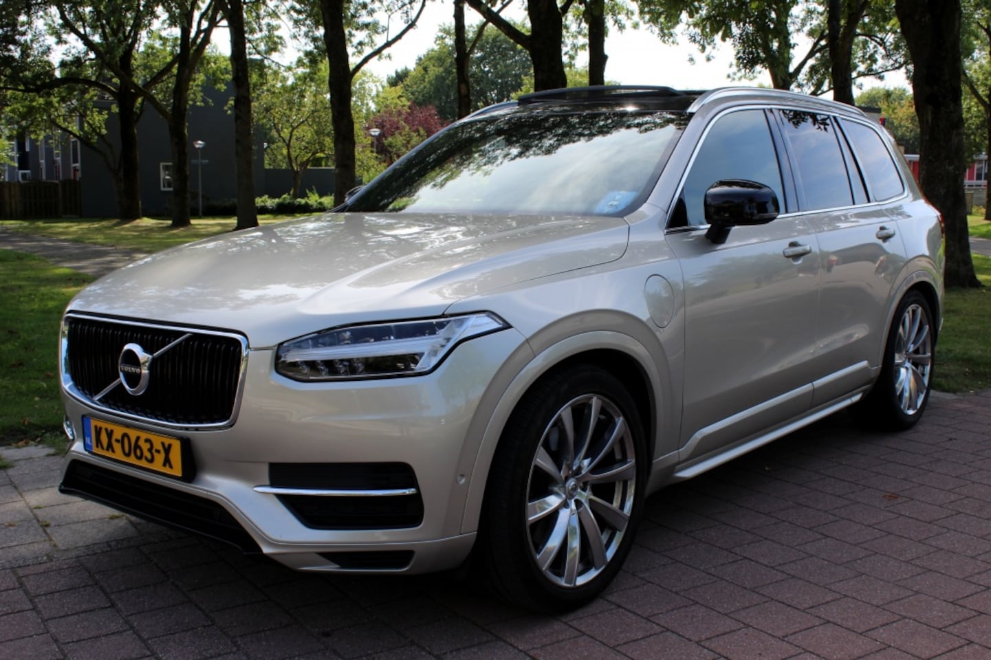 Volvo XC90 - 2.0 T8 TE AWD R-Des. - AutoWereld.nl