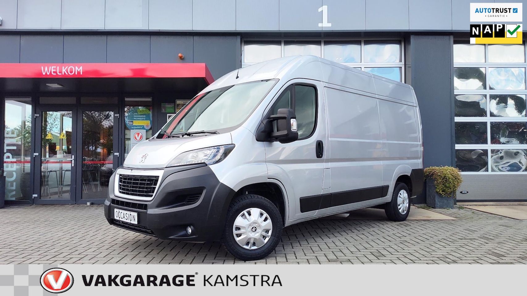 Peugeot Boxer - 2.0 BlueHDI L2H2 NAP Clima/Cruise/Navi/PDC+Cam - AutoWereld.nl