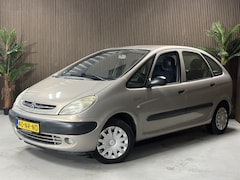 Citroën Xsara Picasso - 2.0i-16V Différence2