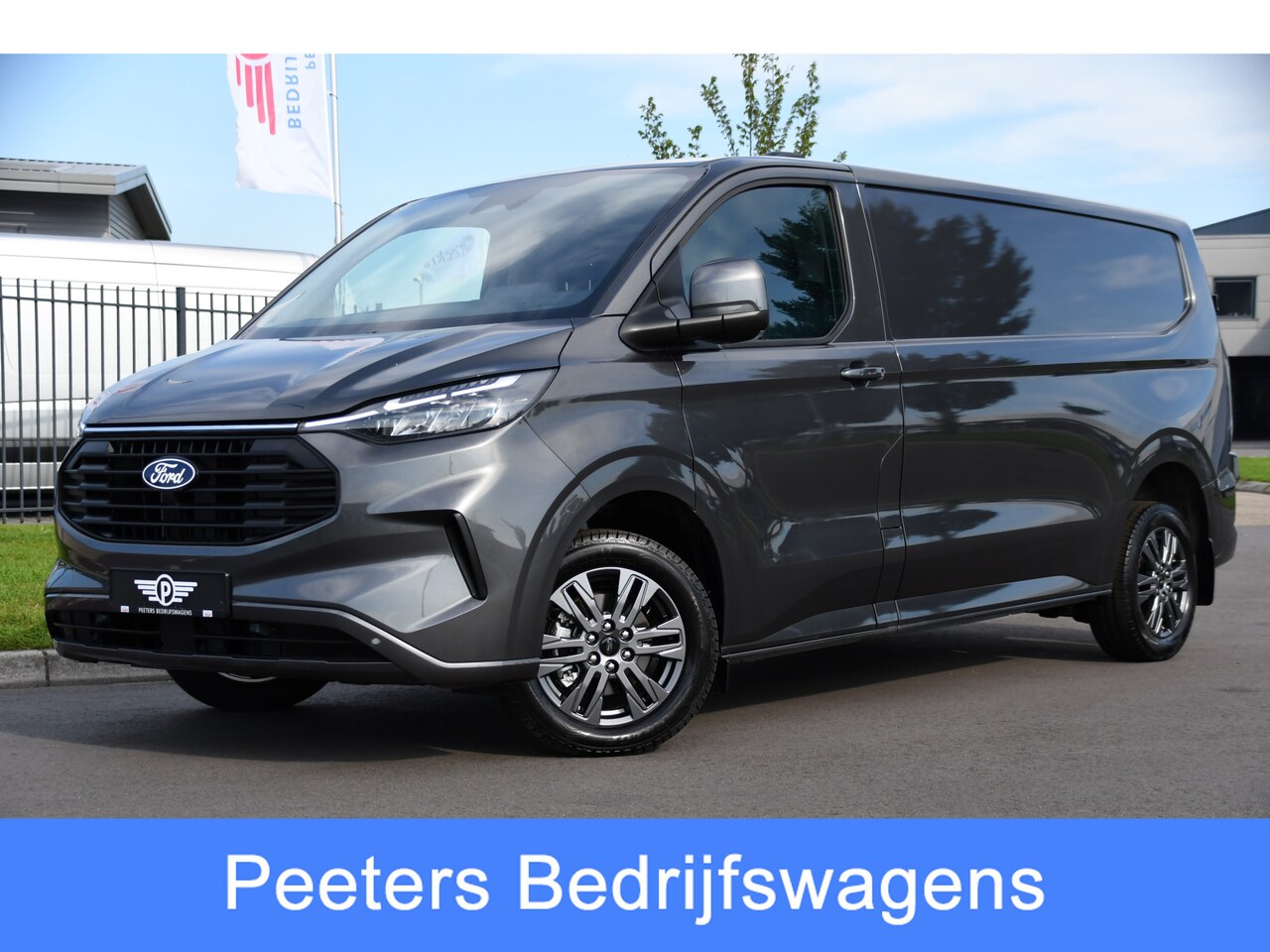 Ford Transit Custom - 320 2.0 TDCI L2H1 Limited Adaptieve Cruise, Camera, Carplay, 170PK, 2 x Schuifdeur, Multim - AutoWereld.nl