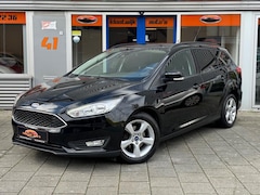 Ford Focus Wagon - 1.0 EcoBoost 125PK Business Automaat Navigatie Cruise Led Dealer Onderhouden