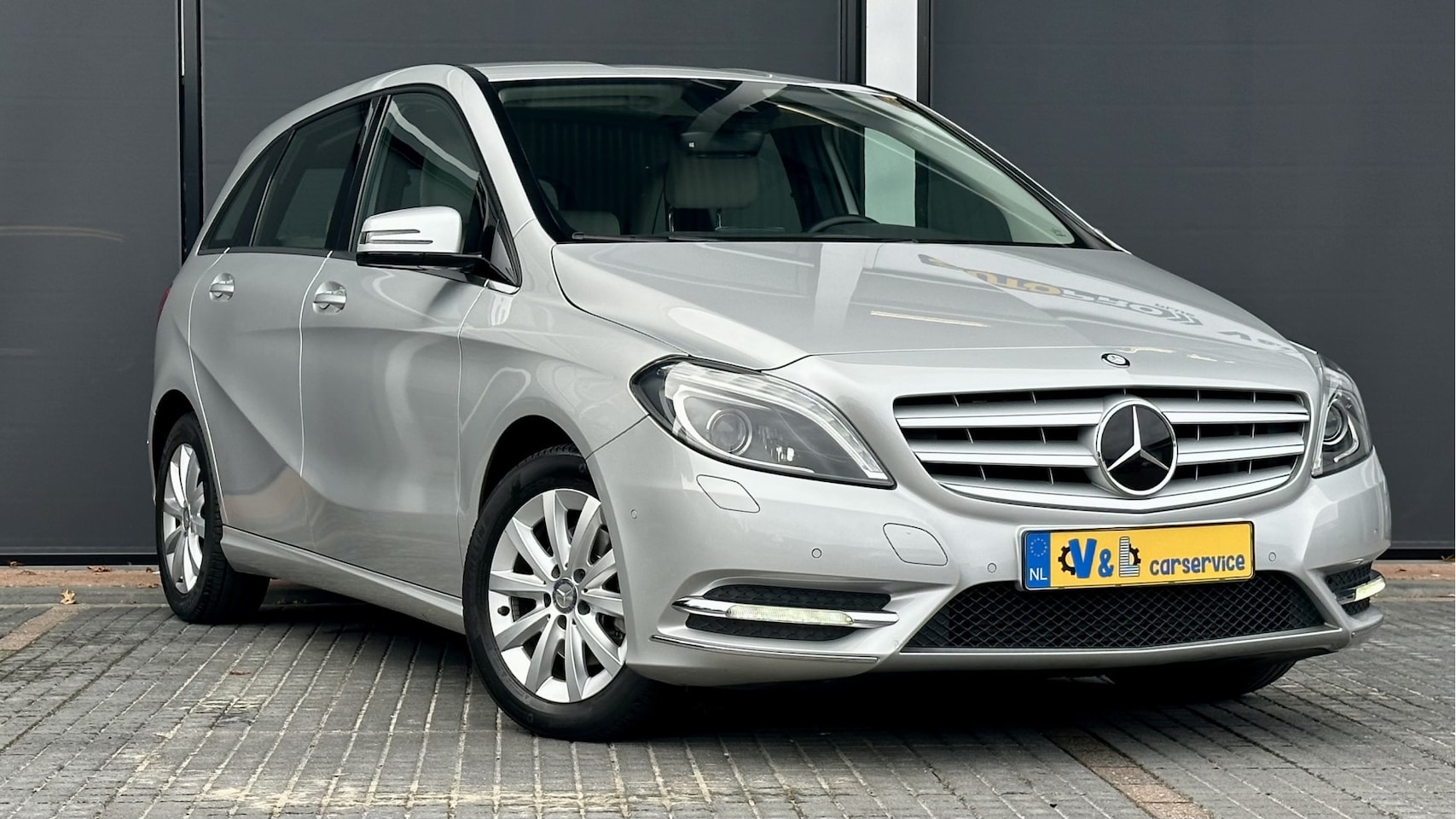 Mercedes-Benz B-klasse - 200 Ambition / Trekhaak weg klap baar / Bi-xenon / Stoelverwarming - AutoWereld.nl