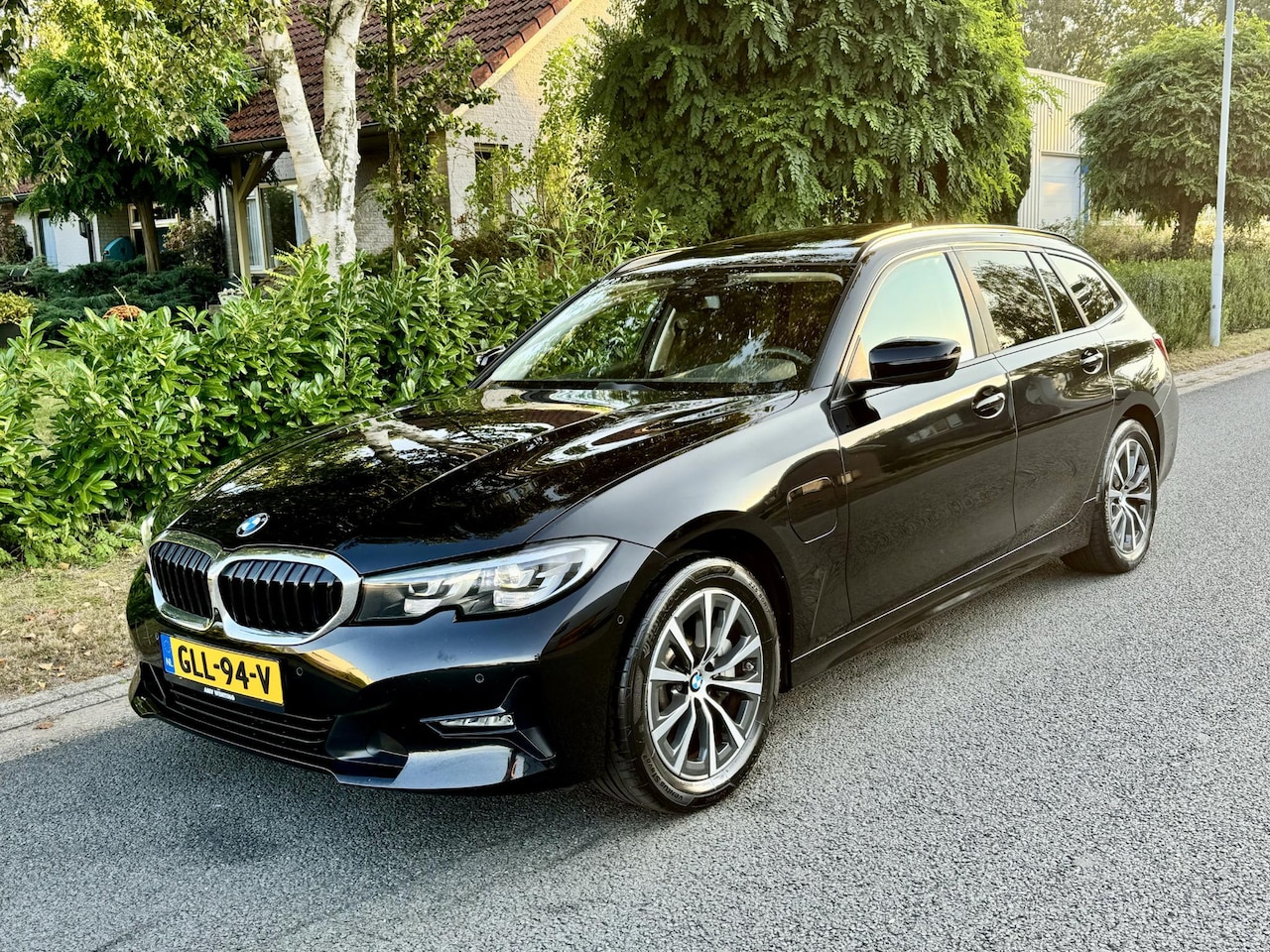 BMW 3-serie Touring - 330e High Executive 292PK Pano•HeadUp•360cam - AutoWereld.nl