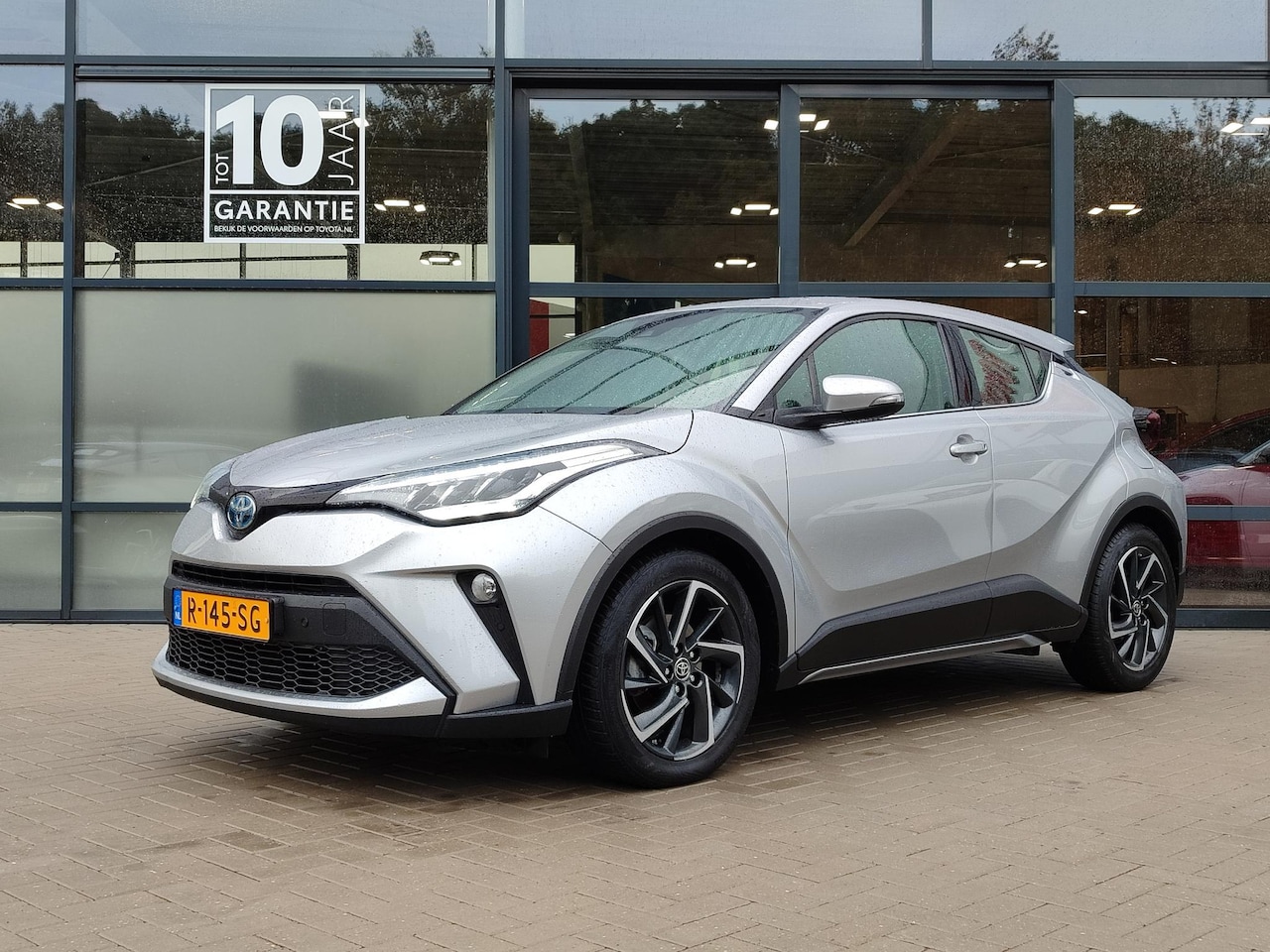 Toyota C-HR - 2.0 HYBRID DYNAMIC 184PK NAVI KEYLESS APPLE/ANDROID AD-CRUISE PARKSENSOREN 18"LMV NL-AUTO - AutoWereld.nl