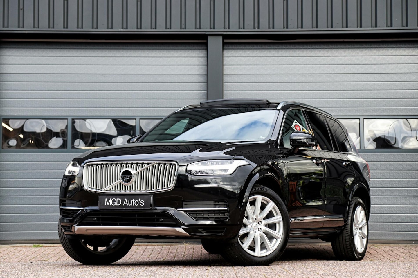 Volvo XC90 - 2.0 T8 Twin Engine AWD Inscription /PANO/LUCHTVERING/360 CAMERA/B&W/MEMORY/HUD/VOL! - AutoWereld.nl