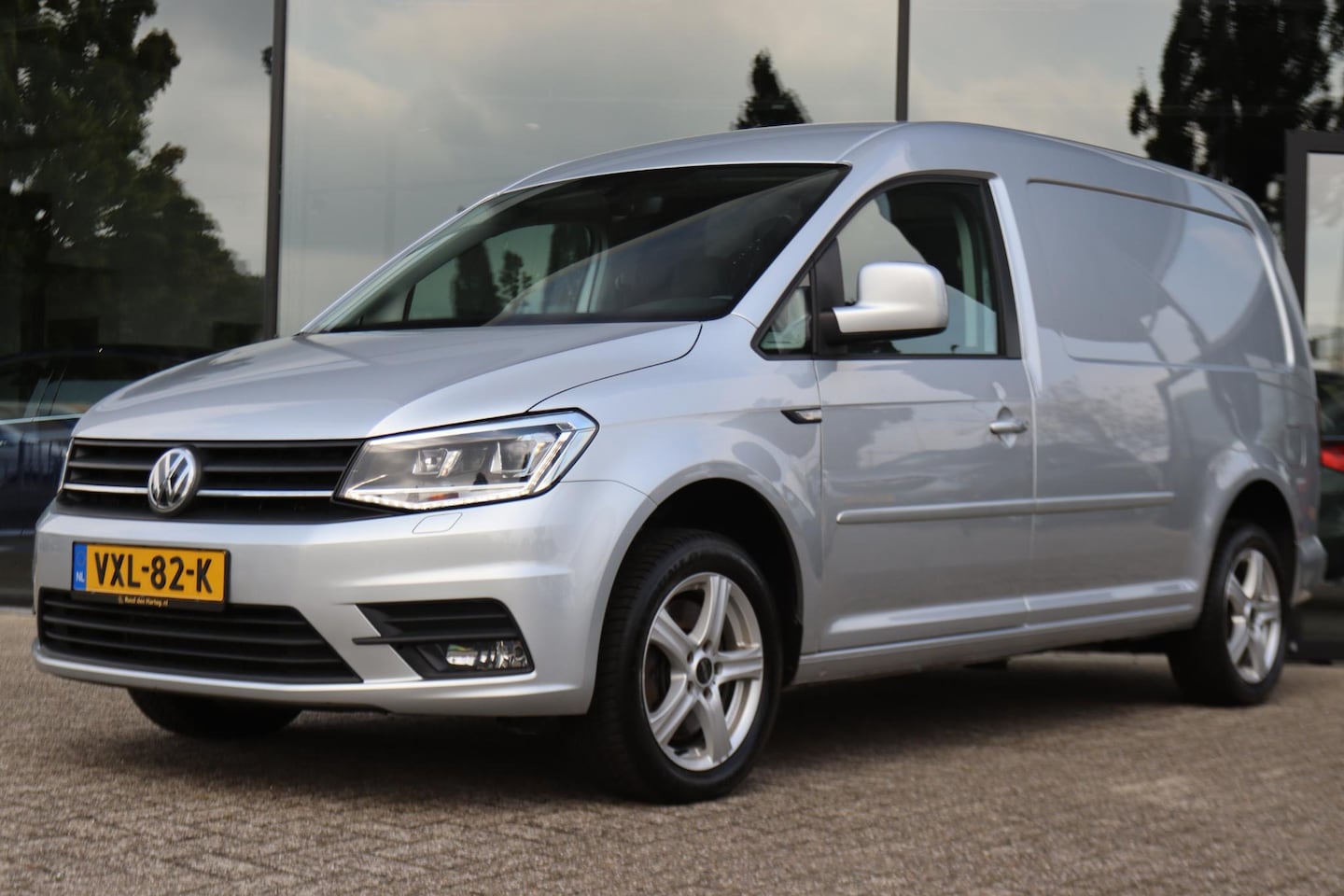 Volkswagen Caddy Maxi - 2.0 TDI 150 PK L2H1 MAXI HIGHLINE | ADAPTIVE CRUISE | XENON | STOELVERWARMING - AutoWereld.nl