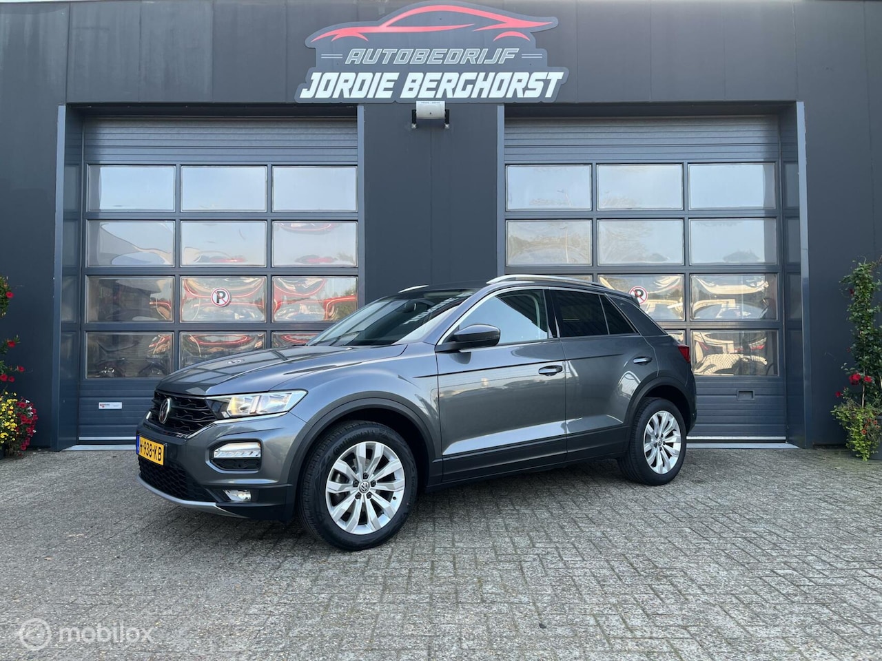 Volkswagen T-Roc - 1.0 TSI Style Business 1.0 TSI Style Business - AutoWereld.nl