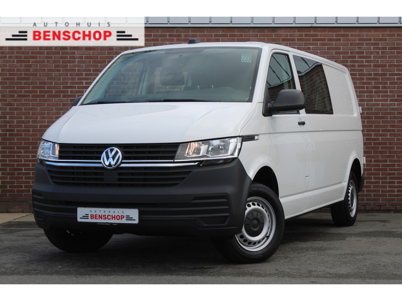 Volkswagen Transporter - T6.1 2.0 TDI 150PK L2H1 |DUBBELCABINE|CAMERA|APP-CONNECT| - AutoWereld.nl