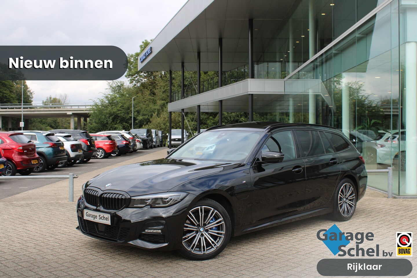 BMW 3-serie Touring - 330e M-Sport - Panoramadak - Laser - ACC - 360 camera - HUD - Shadow Line - Rijklaar - AutoWereld.nl