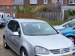 Volkswagen Golf - 1.6 FSI Sportline