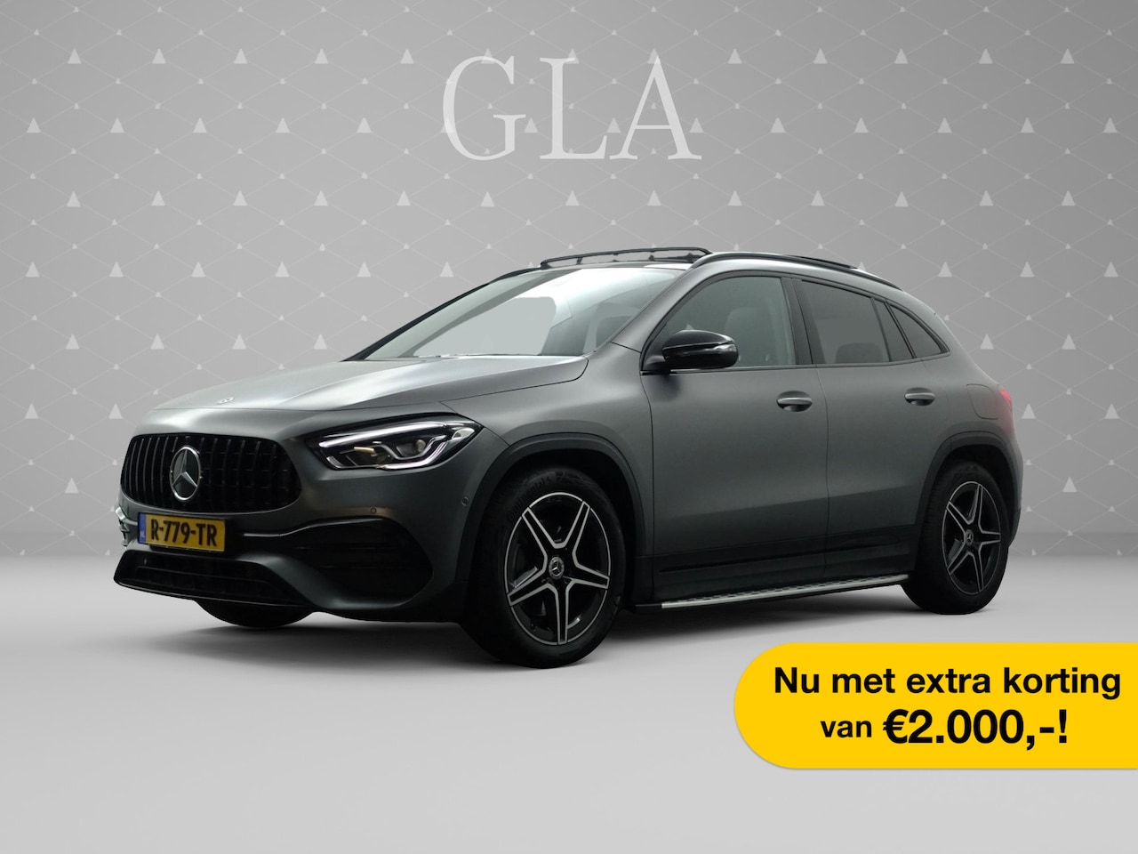 Mercedes-Benz GLA-Klasse - 200 AMG Night Edition Aut- Panodak I Leer I Widescreen I Sfeerverlichting I Matt grey - AutoWereld.nl