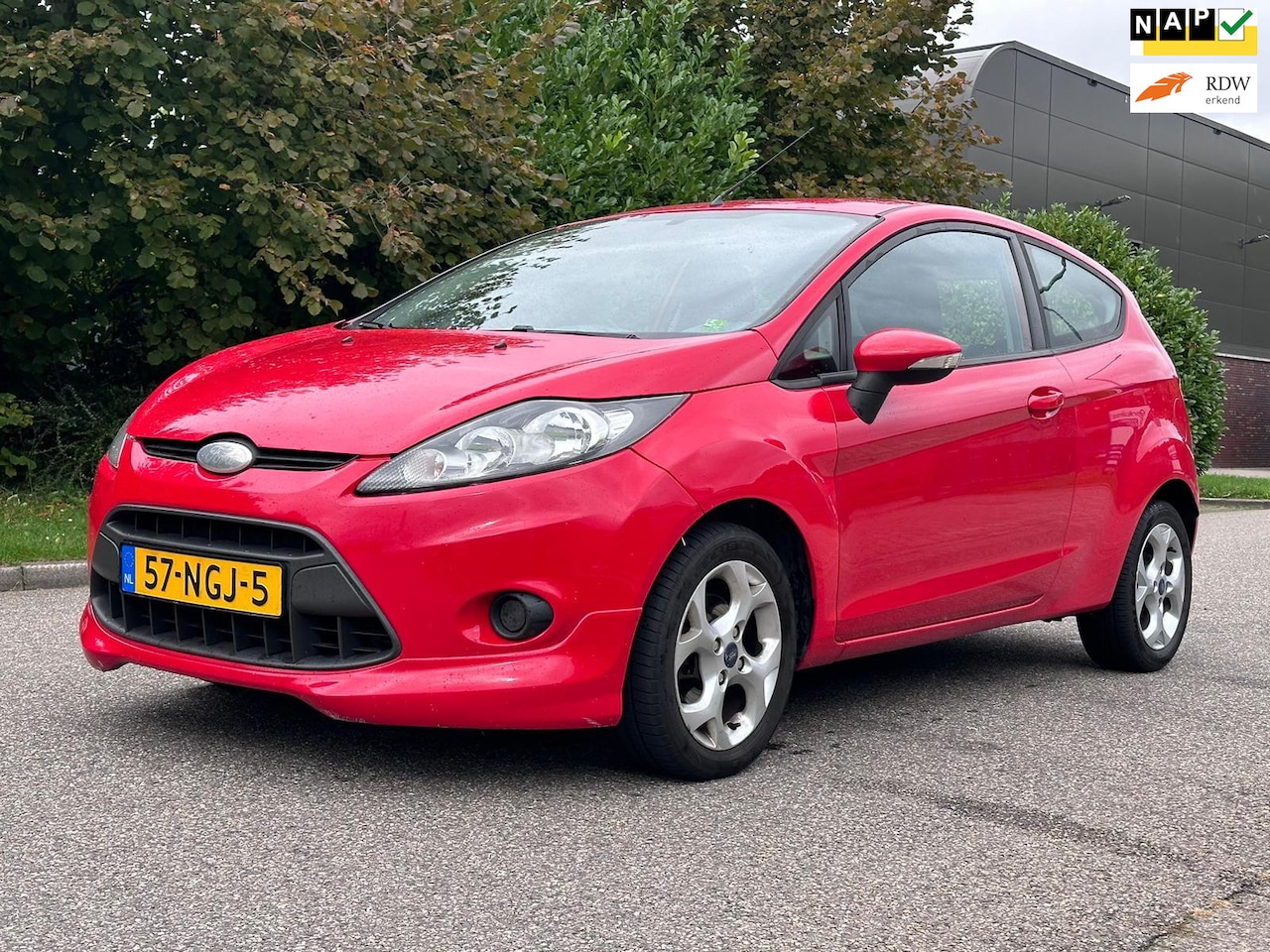 Ford Fiesta - 1.25 Limited Airco*Dealer onderhouden*NAP*LM velgen*Nieuwe APK* - AutoWereld.nl