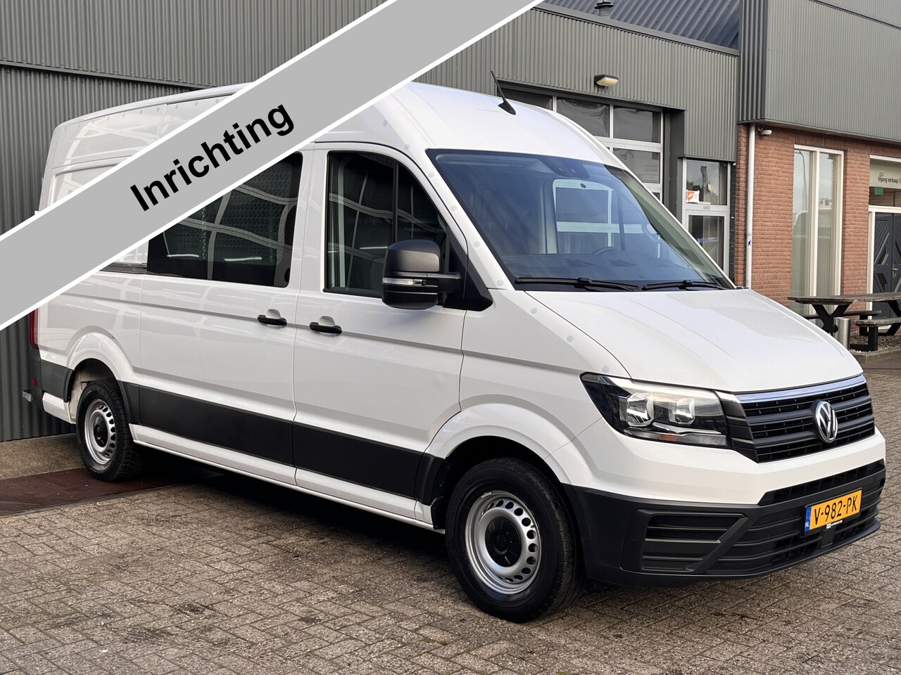 Volkswagen Crafter - 35 2.0 TDI L3H3 Werkplaats inrichting Omvormer Standkachel 3000kg Trekhaak Euro 6 Sortimo - AutoWereld.nl