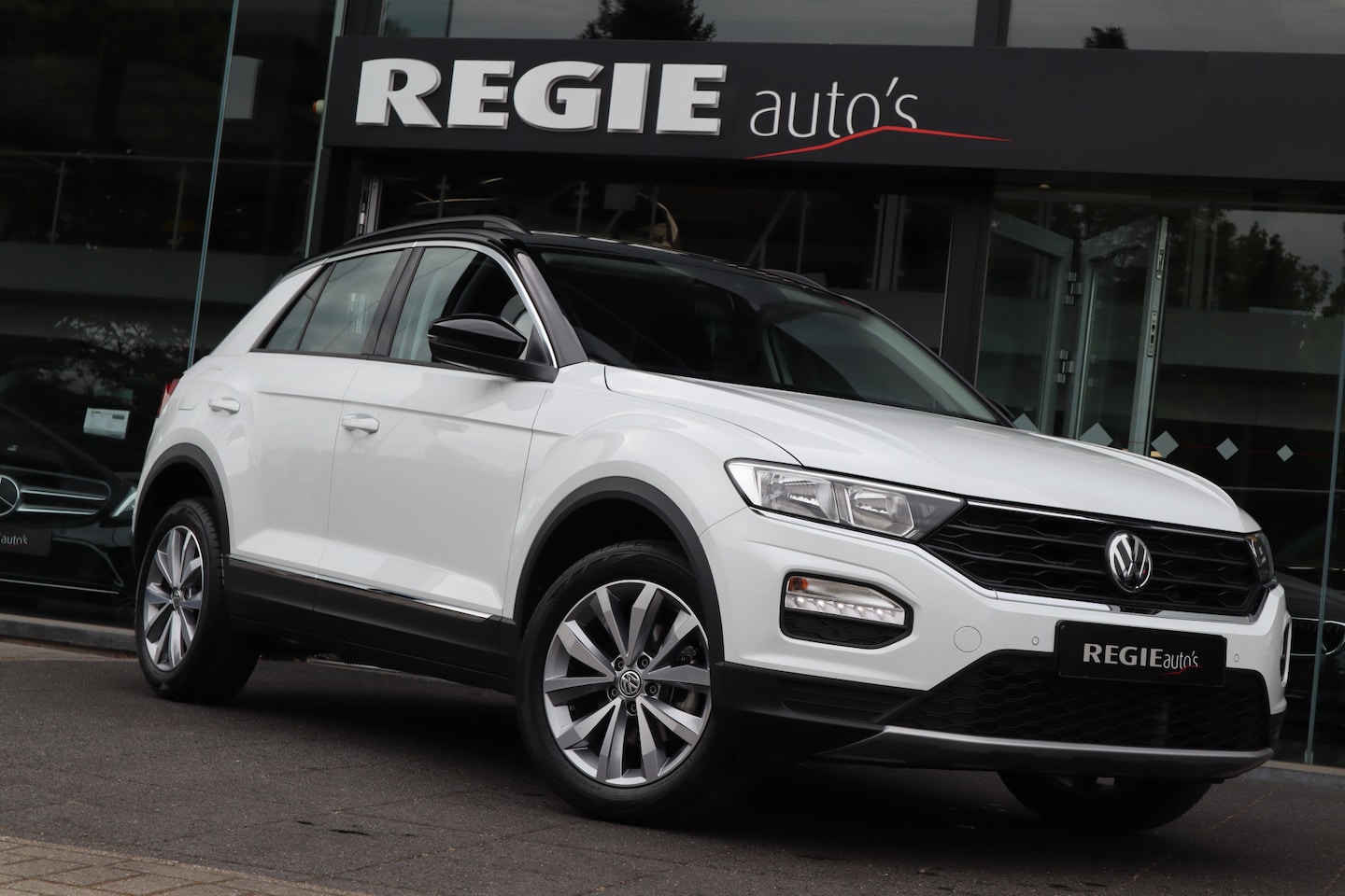 Volkswagen T-Roc - 1.5 TSI 150pk DSG Style Navi Camera ACC - AutoWereld.nl