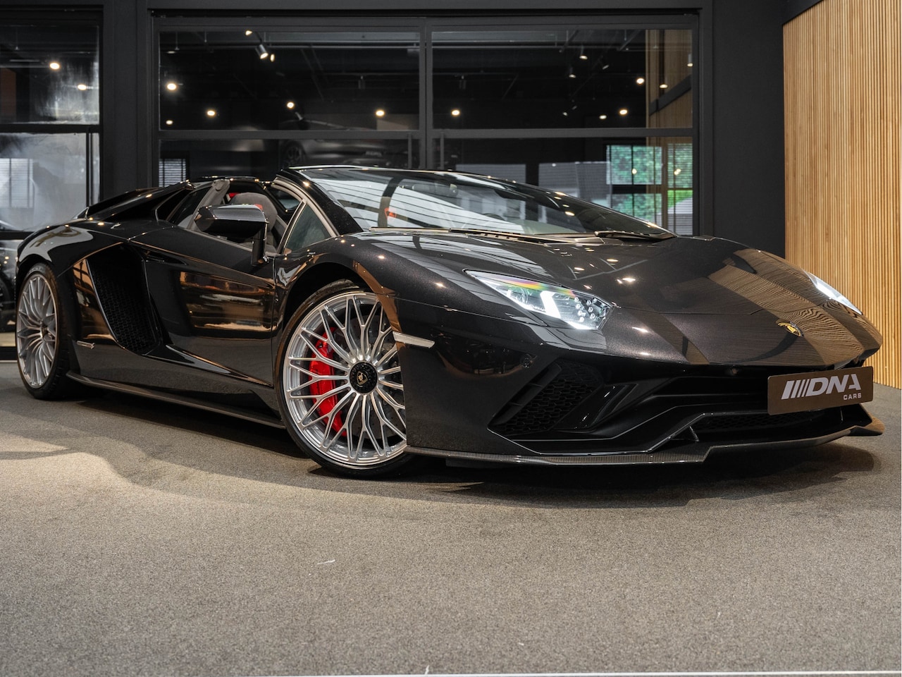 Lamborghini Aventador - V12 S Roadster Full Carbon PPF Aventador Roadster 6.5 V12 S - AutoWereld.nl