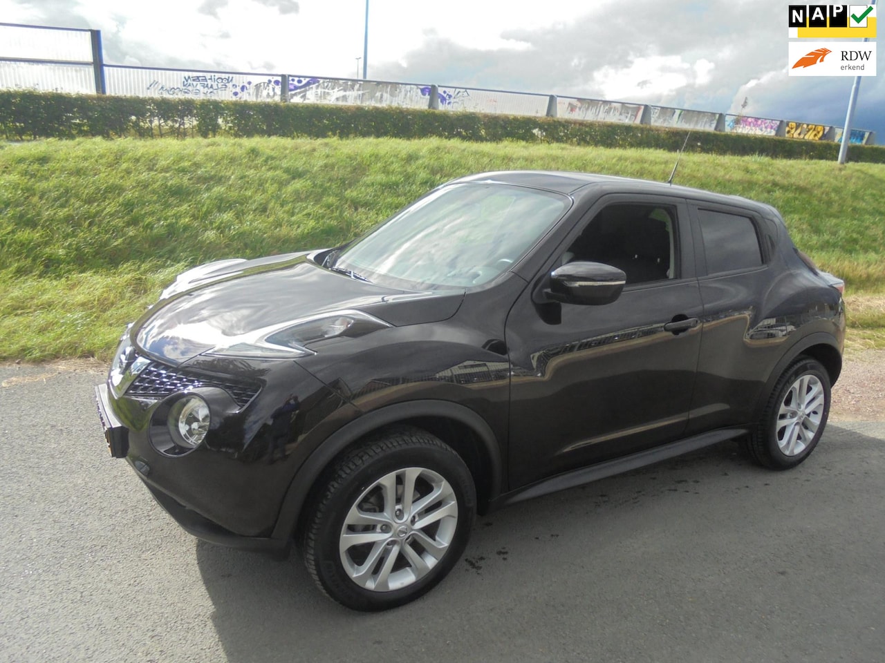 Nissan Juke - Nissan Juke 1.2 benzine airco lmv navigatie camera 39.000km - AutoWereld.nl