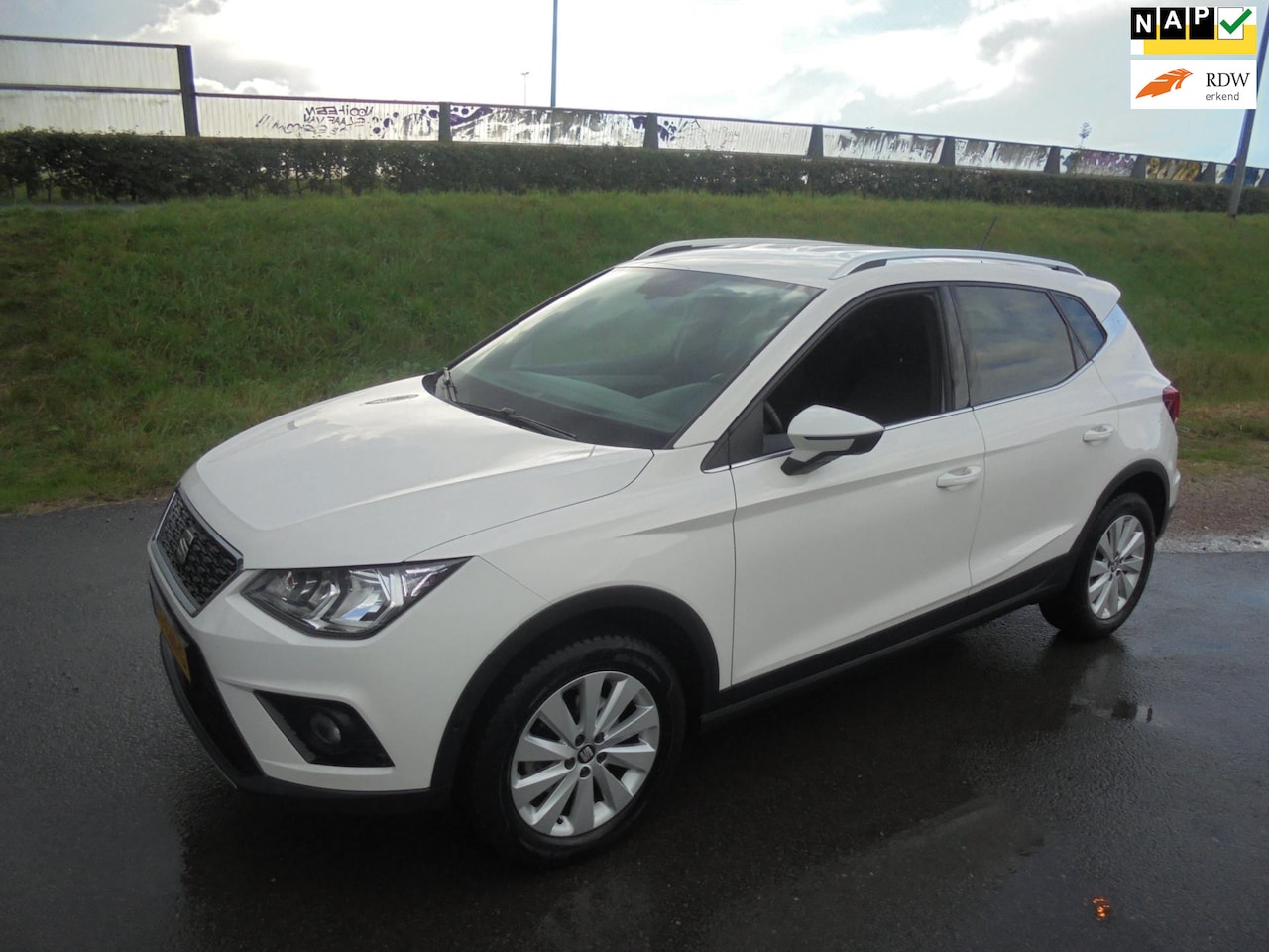 Seat Arona - Seat Arona 1.0 TSI AUTOMAAT airco ecc lmv navigatie - AutoWereld.nl