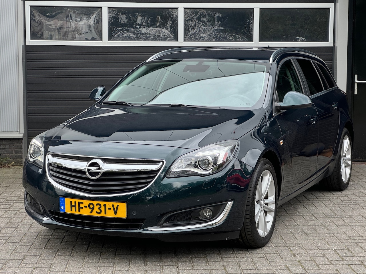 Opel Insignia Sports Tourer - 1.6 T Business+ Automaat, Navi, Climate, Cruise Control, NAP - AutoWereld.nl