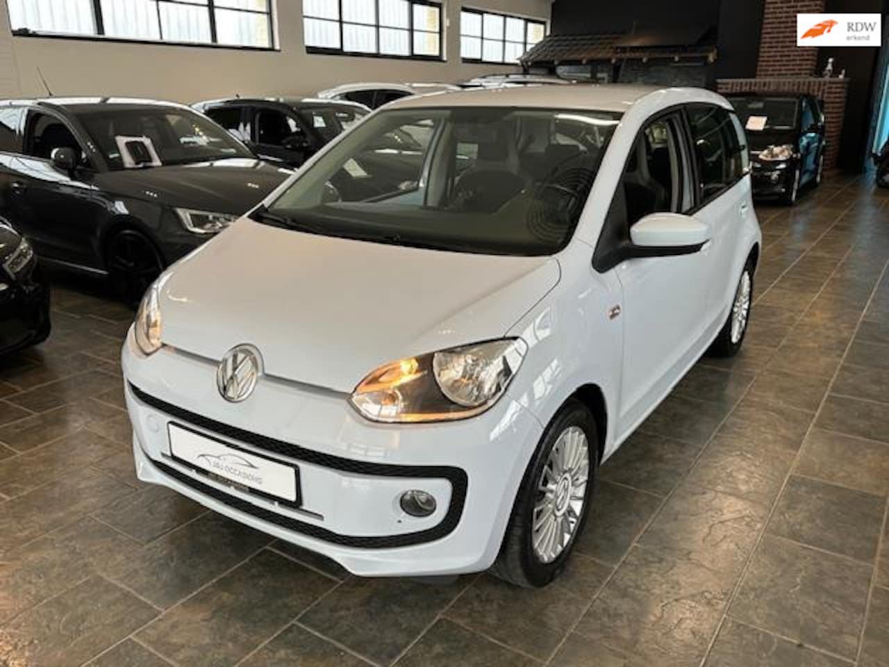 Volkswagen Up! - 1.0 high up! BlueMotion ECO | Navi | Elek |Verwarm | - AutoWereld.nl