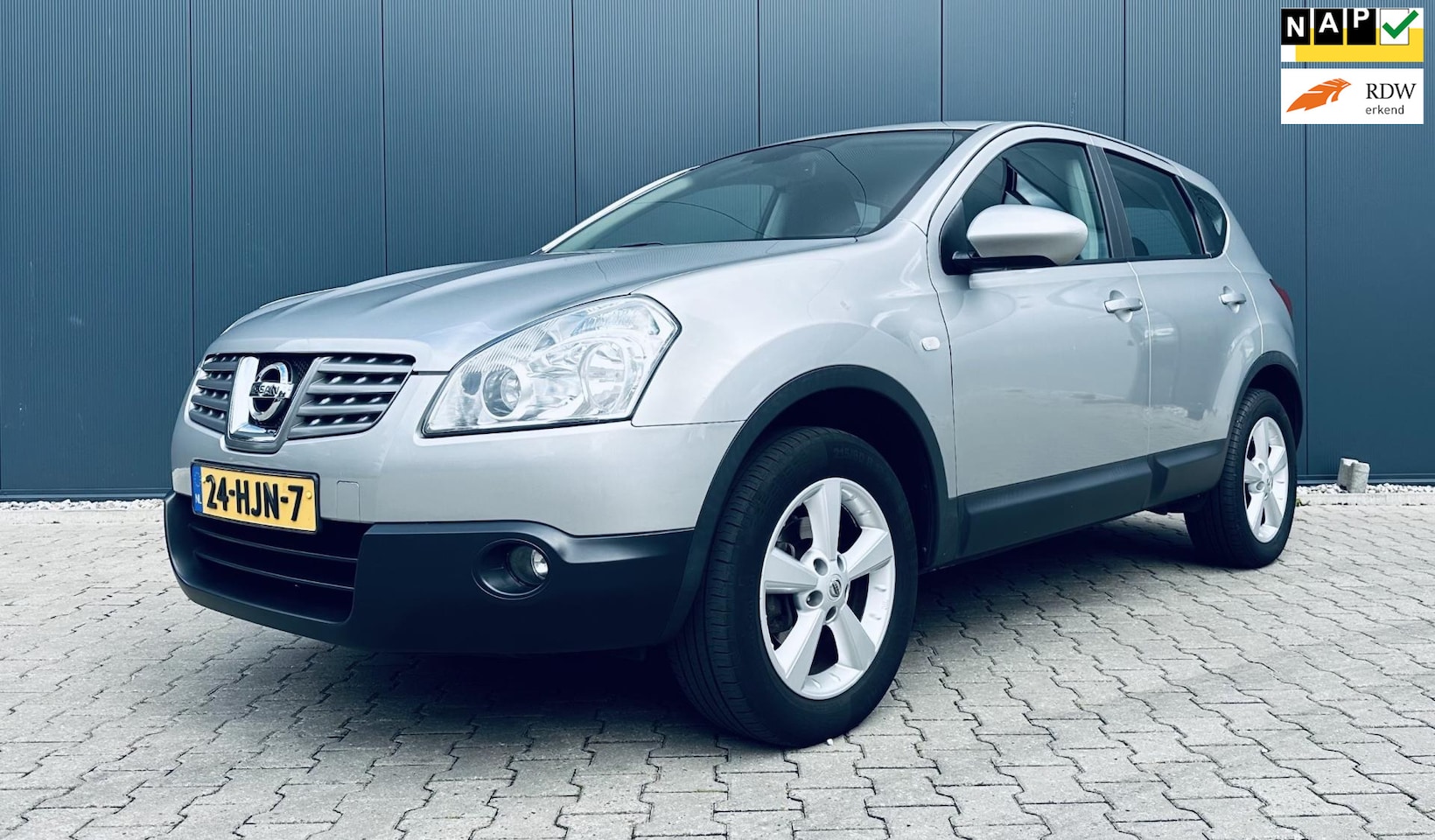 Nissan Qashqai - 1.6 Acenta Airco Cruise PDC Trekhaak APK NAP - AutoWereld.nl