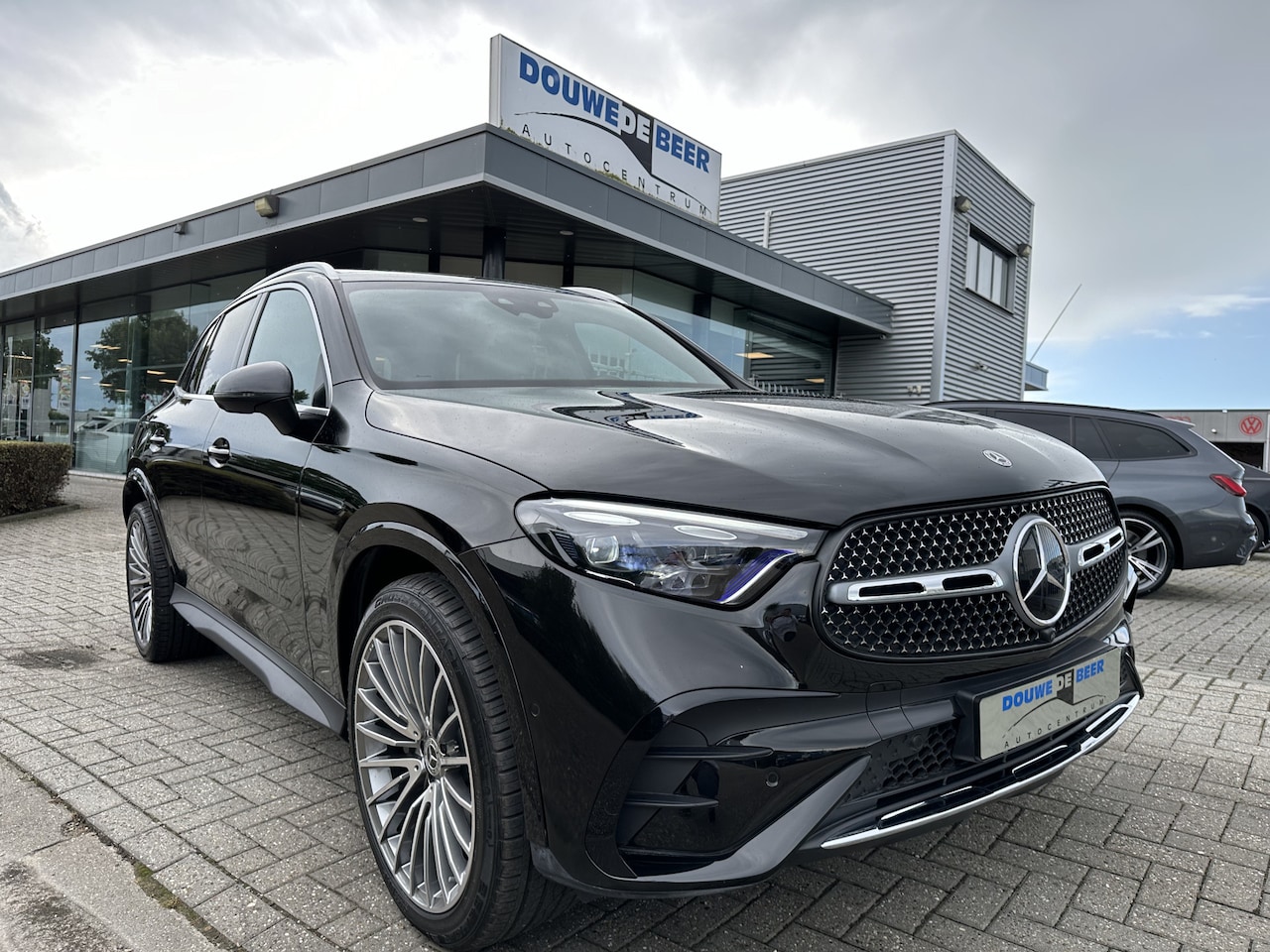 Mercedes-Benz GLC-klasse - 300e 4MATIC AMG Line ADVANCED PLUS Trekhaak | Digital Light | Pano-Dak | HUD | 360-Camera - AutoWereld.nl